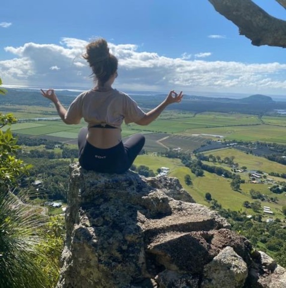 Meet your Posher, Simone - Picture 1 of 1